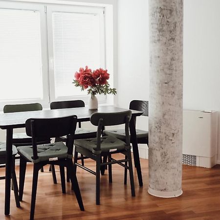 Central Apartment Maister Kranj Esterno foto